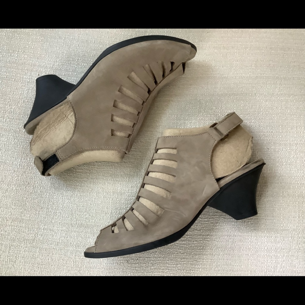 Arche Exor Nubuck Tan Leather Sandals Size 39 Euro